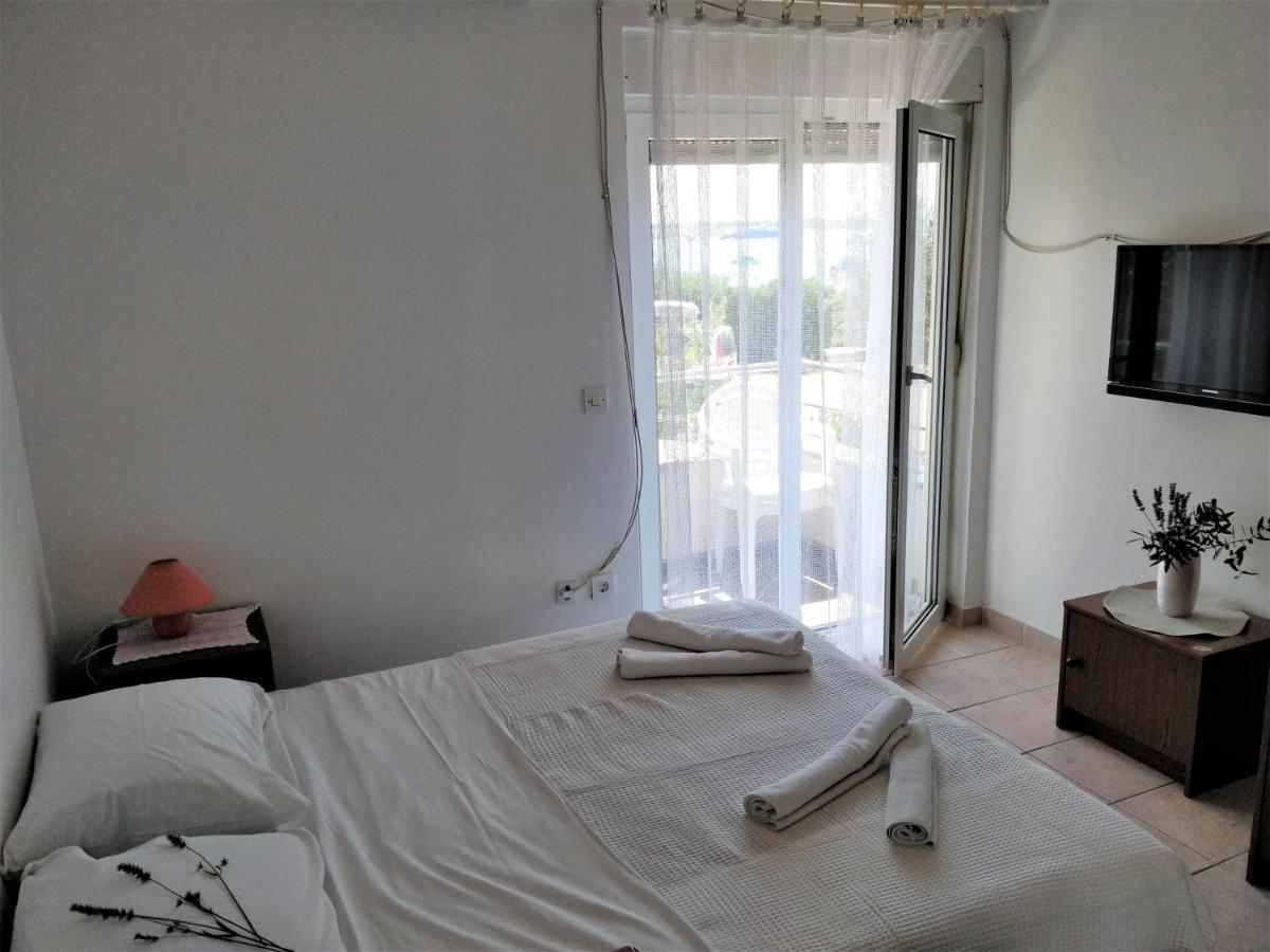 Apartments By The Sea Novalja, Pag - 9326 ภายนอก รูปภาพ